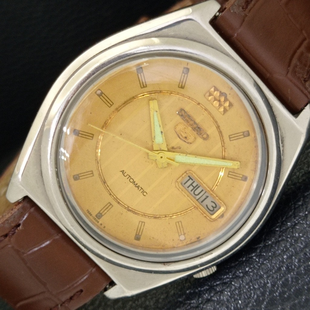 Vintage 1993 Seiko Automatic Mens Silver Watch WDaydate  Gold Accents